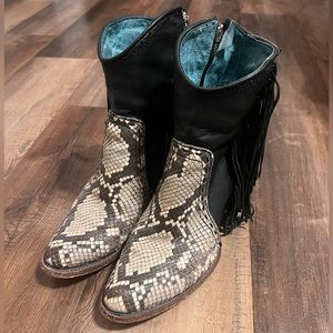 Corral Snakeskin/Black Leather Western Boots. Women’s size 8.5.